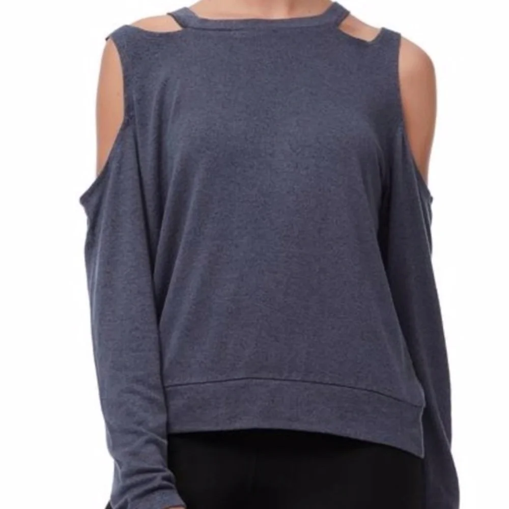 GOOD AMERICAN The Cold Shoulder Sweater - Picture 3 of 3
